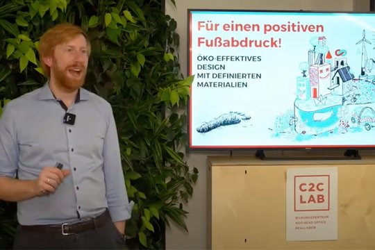 NGO Impulsvortrag "Cradle to Cradle" von Referent Tim Janßen